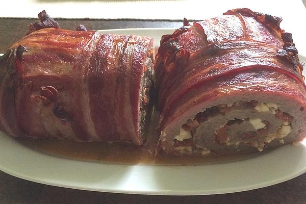 Italian Meatloaf with Juicy Filling and Sauce