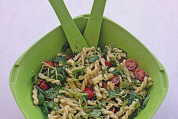 Italian Pasta Salad with Pesto