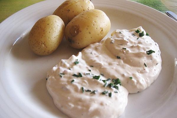 Jacket Potatoes with Spicy Curd Cheese