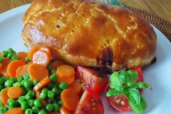 Juicy Chicken Breast in Puff Pastry