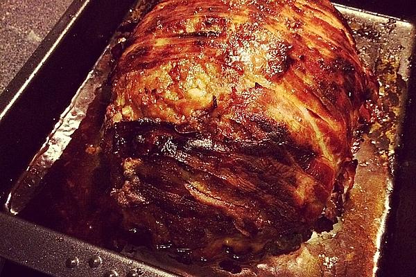 Juicy Meatloaf Wrapped in Bacon