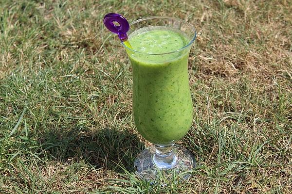 Kale, Apple and Pear Smoothie