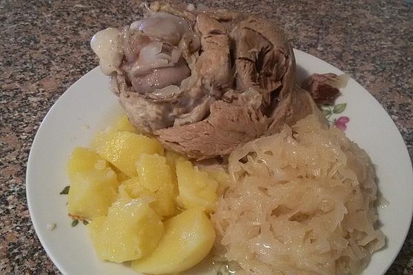 Knuckle Of Pork with Sauerkraut