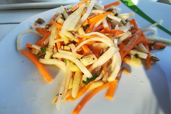 Kohlrabi Salad with Carrots and Apples