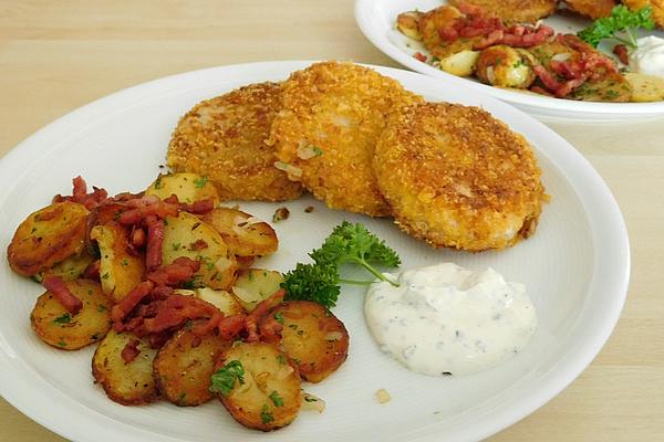 Kohlrabischnitzel with Herb Sour Cream and Fried Potatoes