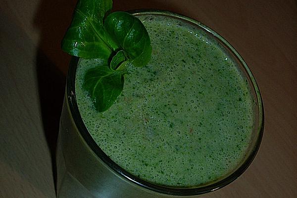 Lamb`s Lettuce Drink with Tomato