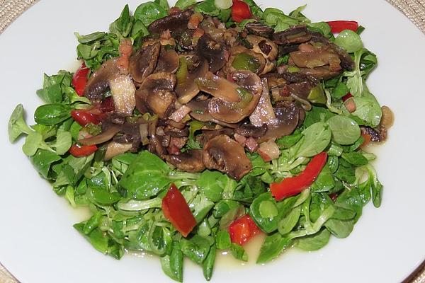 Lamb`s Lettuce with Bacon and Mushrooms