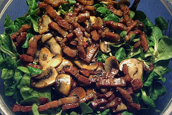 Lamb`s Lettuce with Bacon and Walnuts