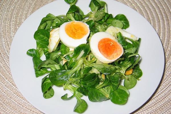 Lamb`s Lettuce with Eggs