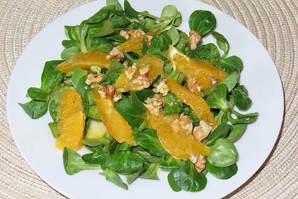 Lamb`s Lettuce with Orange Dressing and Walnuts