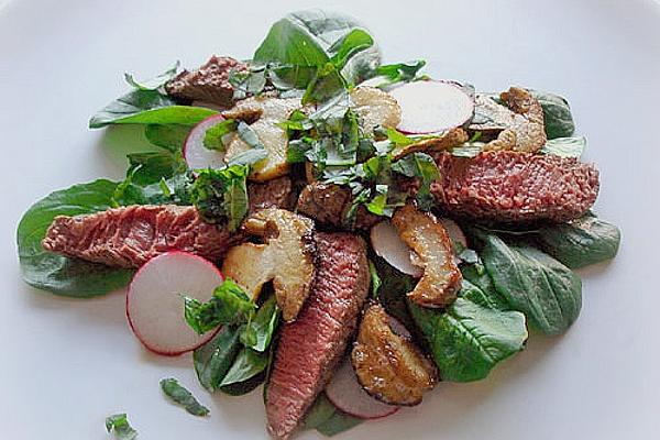 Late Summer Salad with Beef Fillet Strips and Porcini Mushrooms