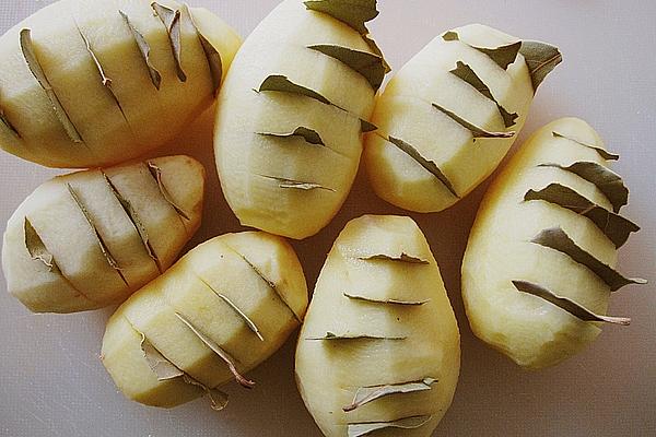 Laurel Potatoes with Fresh Bay Leaves