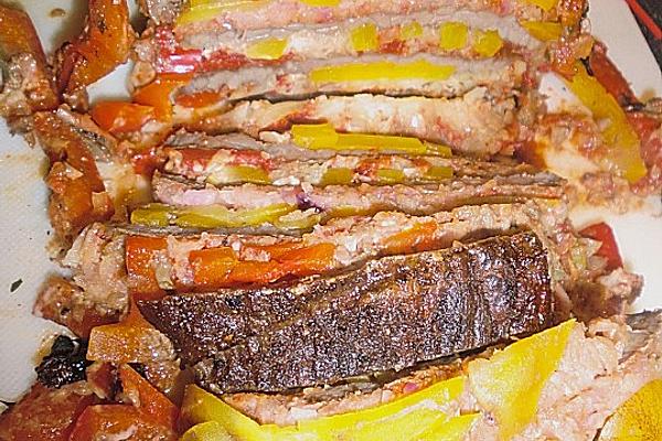 Layered Roast with Peppers, Tomatoes and Onions