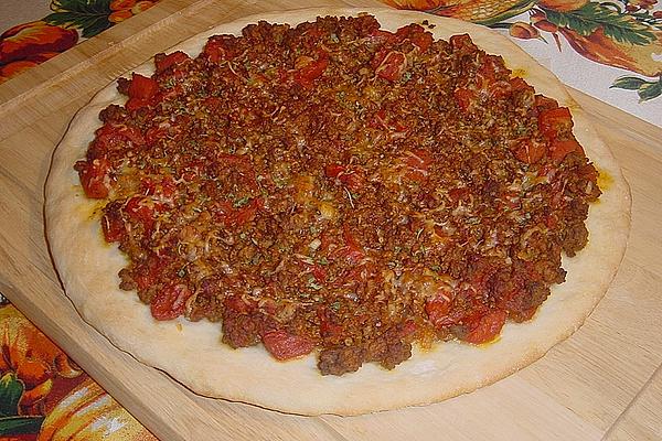Lebanese Style Minced Meat Pizza