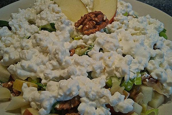 Leek – Apple – Salad with Cottage Cheese