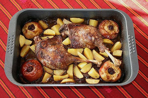 Legs Of Goose with Onions, Marjoram and Red Wine