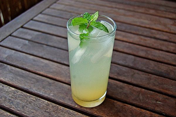 Lemon-mint Cocktail