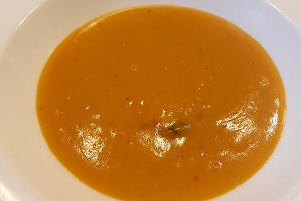 Light Pumpkin Soup with Chili