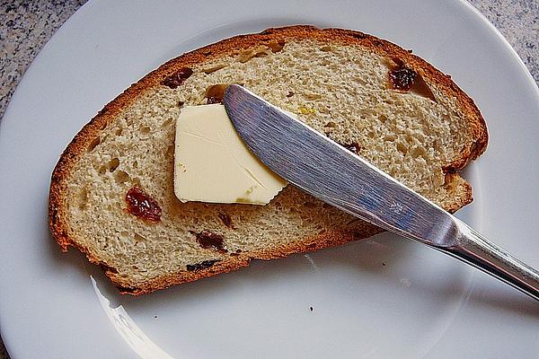 Light Raisin Bread with Spelled and Rye Flour