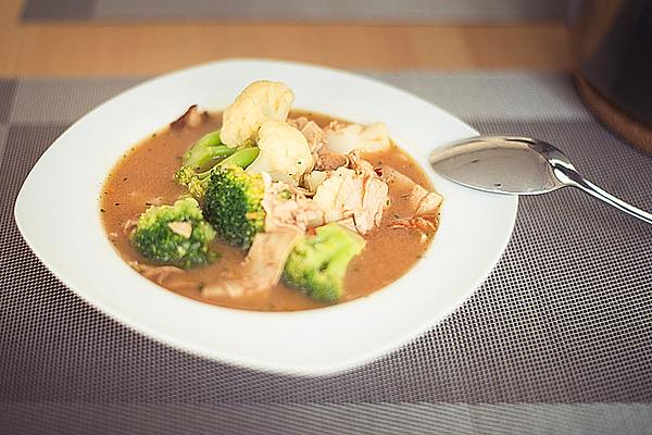 Light Soup with Broccoli and Cauliflower