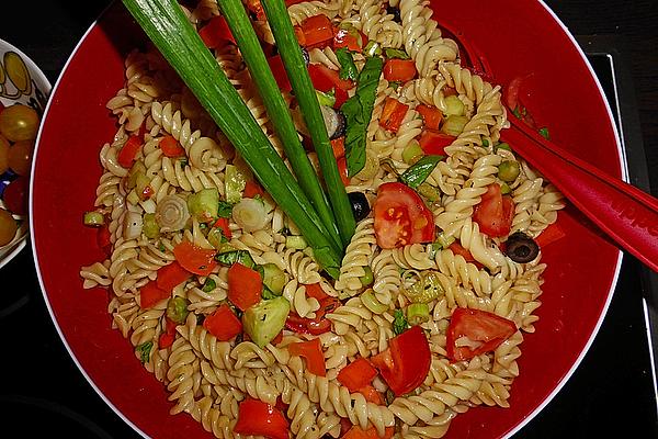 Lilith`s Mediterranean Pasta Salad with Olives