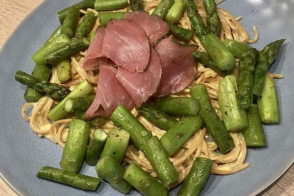 Linguine with Orange Sauce and Green Asparagus