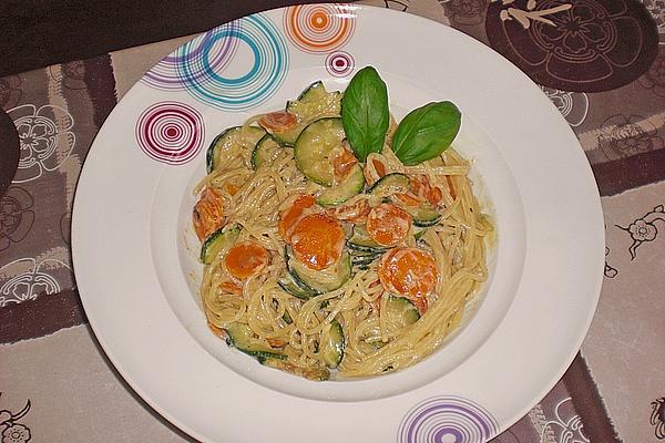 Linguine with Zucchini and Carrots in Basil Cream