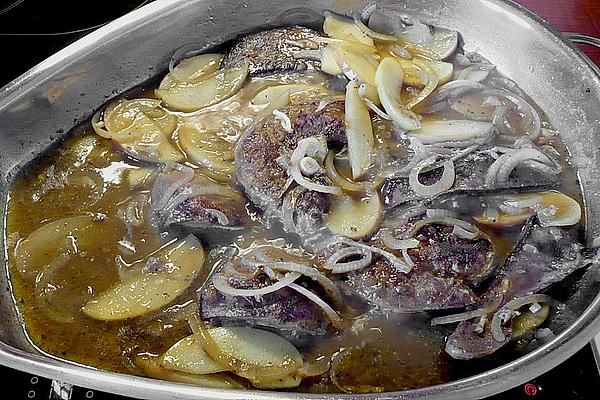 Liver in Apple-onion Sauce