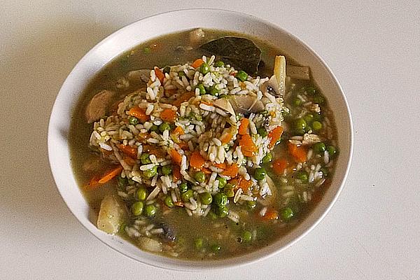 Low-calorie Chicken Fricassee with Carrots and Mushrooms
