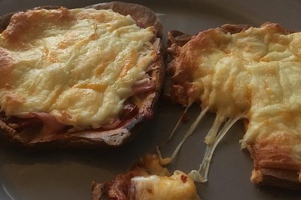 Low Carb Pizza Made from Egg-curd Batter