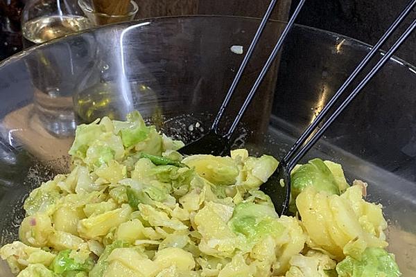 Lukewarm Potato and Brussels Sprouts Salad
