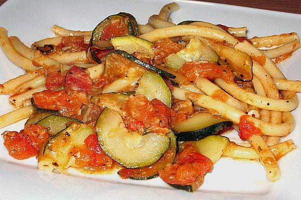 Macaroni in Zucchini – Tomato Sauce