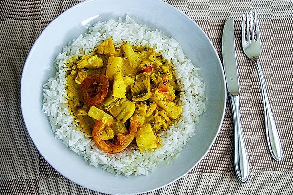 Maldivian Fish – Curry with Fresh Curry Leaves