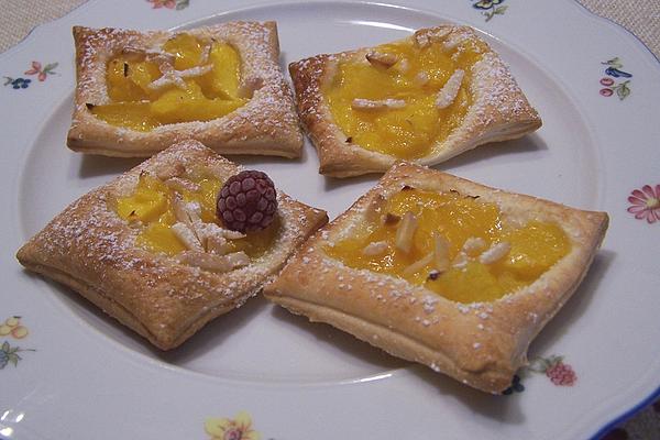 Mango Tartlets Made from Puff Pastry