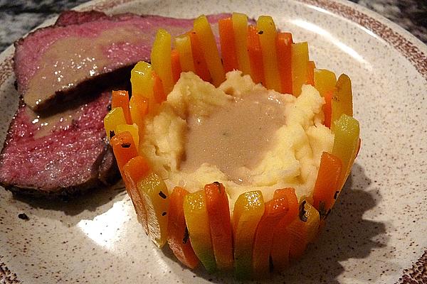 Mashed Potatoes in 2-colored Carrot Ring