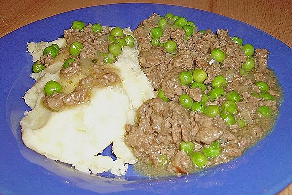 Mashed Potatoes with Pea Mince Sauce