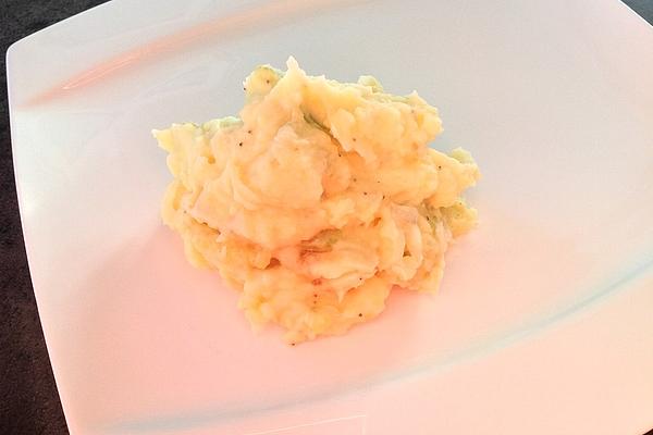 Mashed Potatoes with Pointed Cabbage and Mascarpone