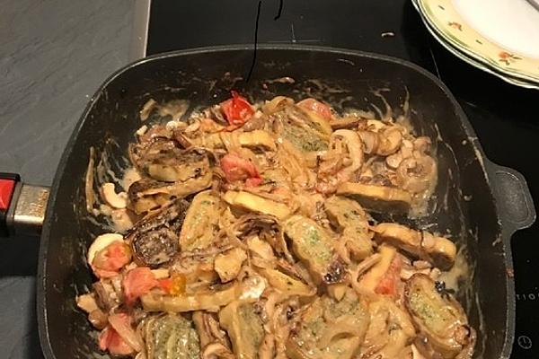 Maultaschen Pan in Creamy Mushroom Sauce