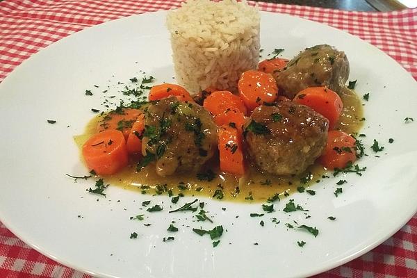 Meatballs in Carrot Curry Sauce