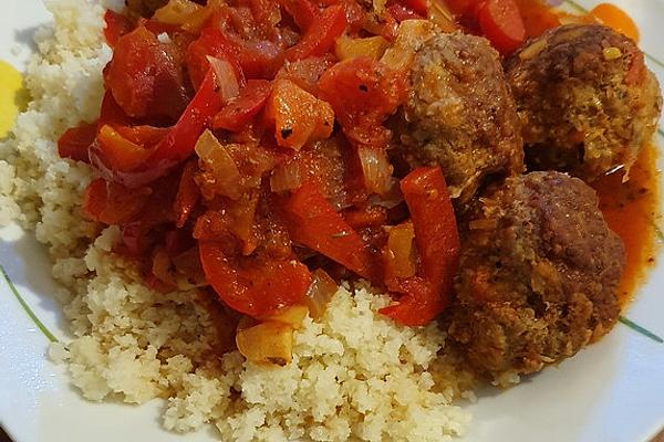 Meatballs in Pepper and Tomato Sauce