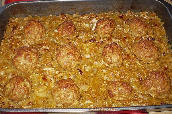 Meatballs on Pointed Cabbage Vegetables
