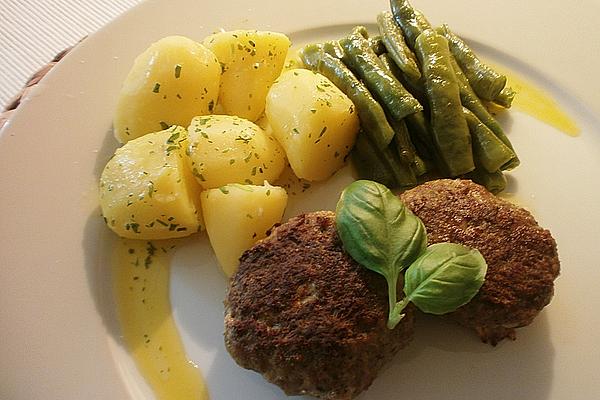 Meatballs with Potatoes on Glazed Green Beans