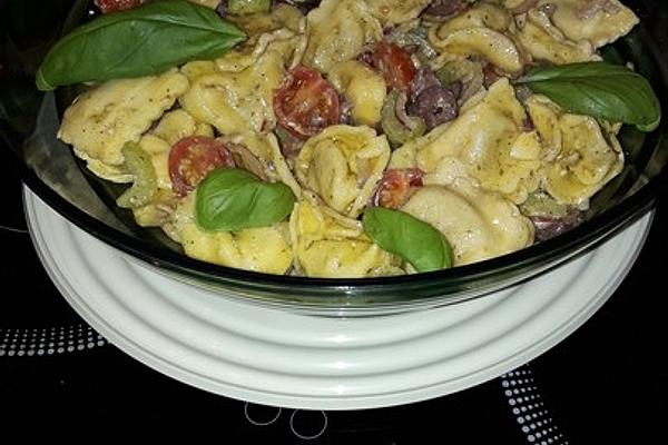 Mediterranean Ravioli Salad