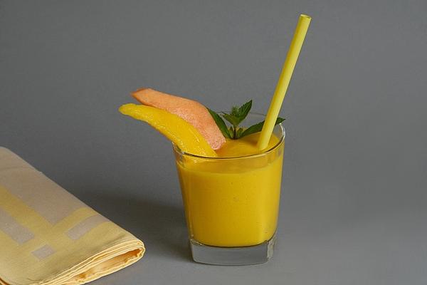 Melon and Mango Smoothie with Coconut Milk