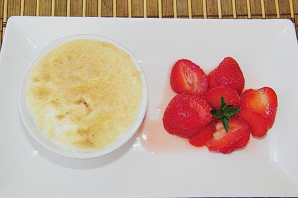 Meringue with Strawberries