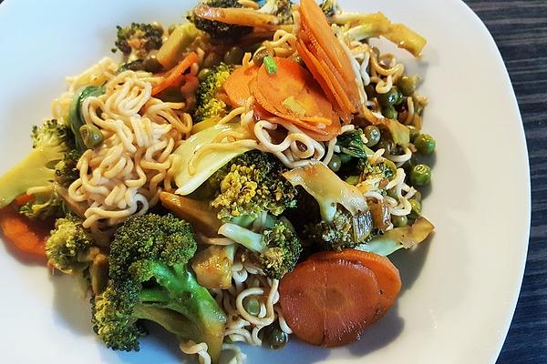 Mie Noodle Pan with Vegetables
