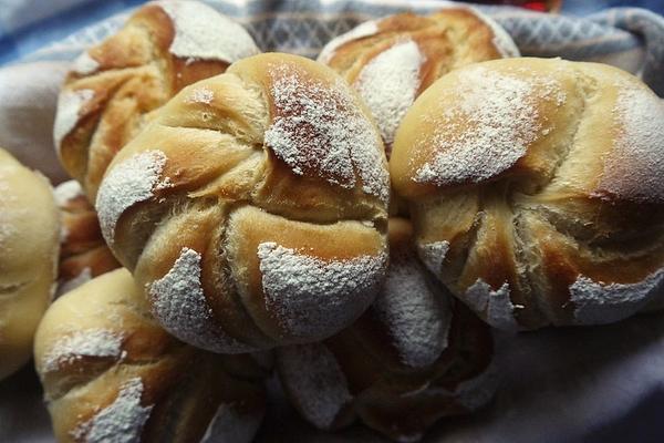 Milk Rolls Without Butter, Oil or Margarine