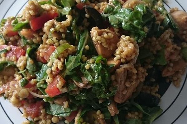 Millet and Arugula Salad with Tomatoes, Mushrooms and Olives