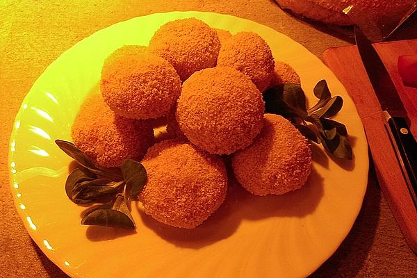 Millet Falafel with Yogurt Sauce