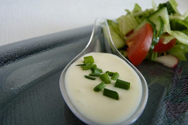 Mixed Salad with Yogurt Dressing